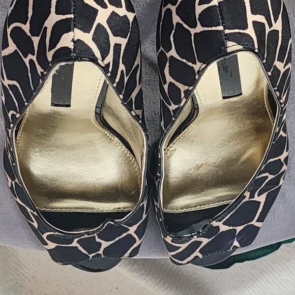 Bandolino Brown Tan Giraffe Print Peep Toe 3" Heel Fabric Dress Pumps Size 6.5M - Picture 8 of 16